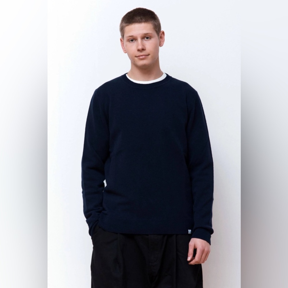 Navy Merino lambswool  Sigfred Sweater NWT